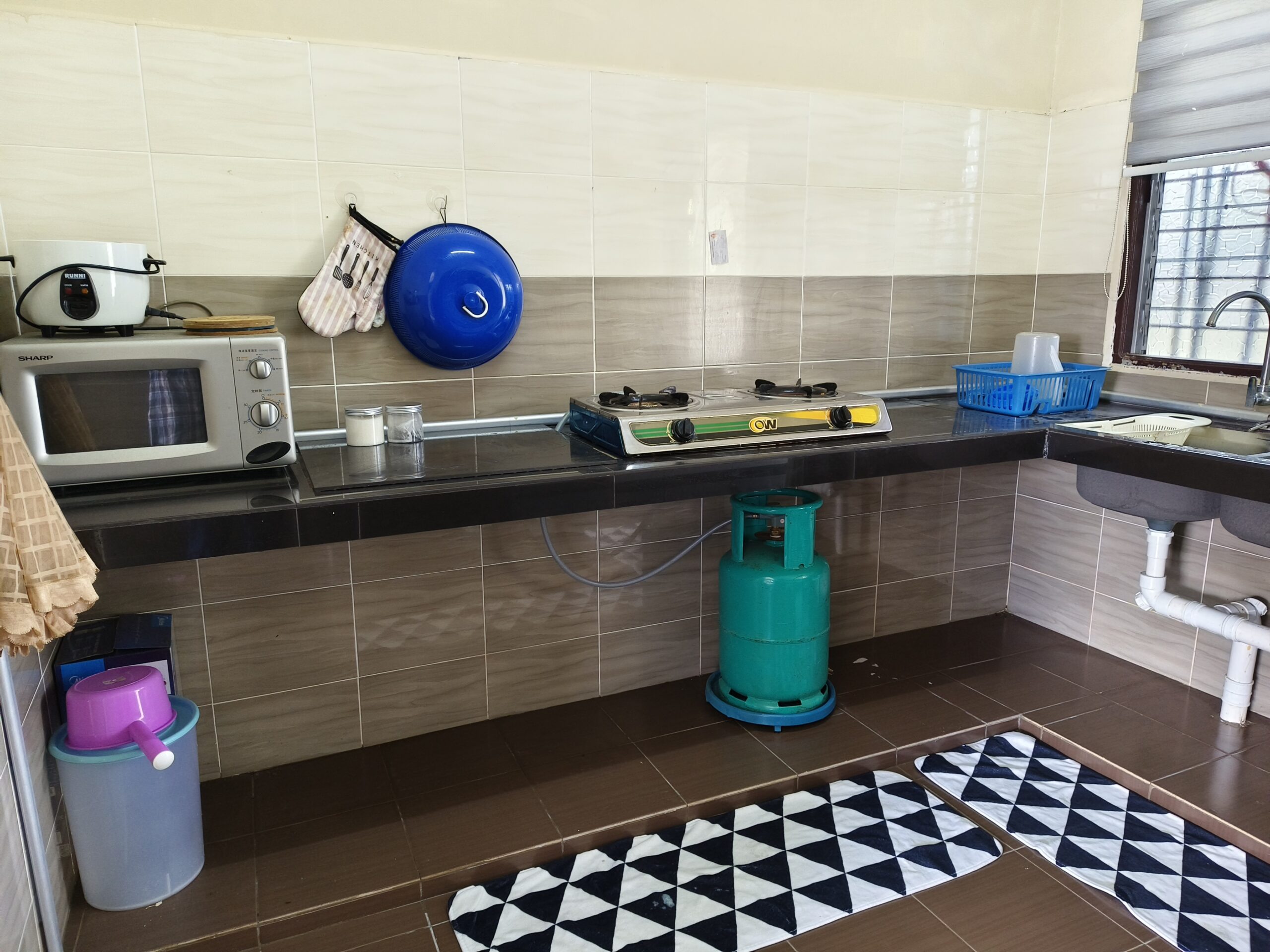 Kitchen Kepong A dengan peralatan dapur