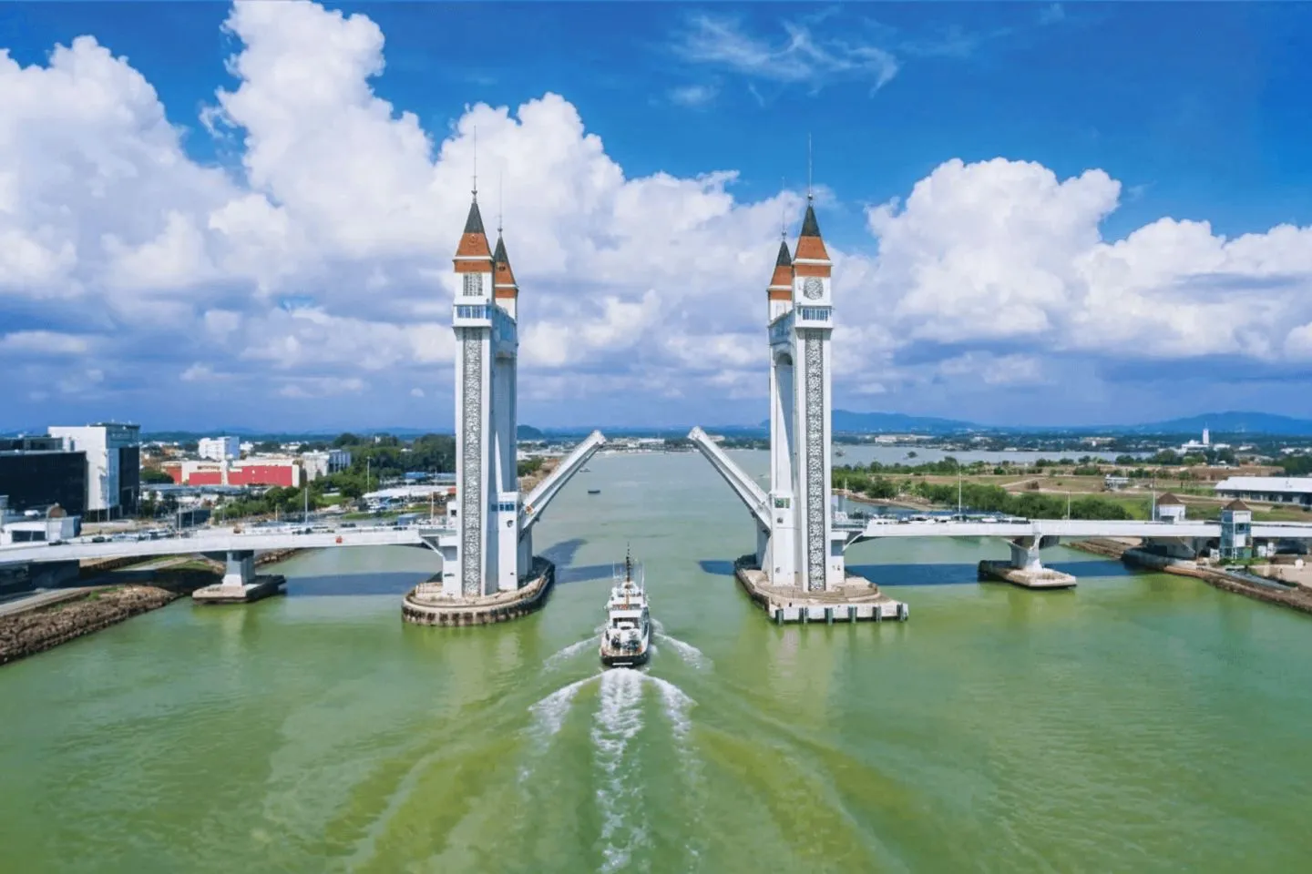 Panduan Cuaca & Waktu Terbaik Melawat Kuala Terengganu